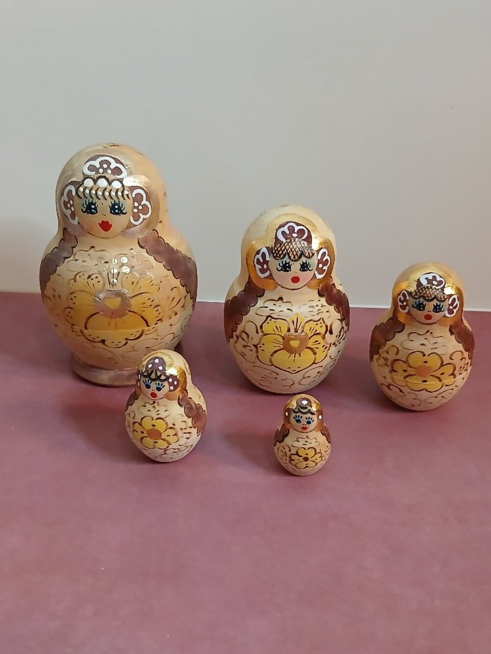 Vintage Set of Russian Nesting/Matryoshka Dolls From Sergiev Posad